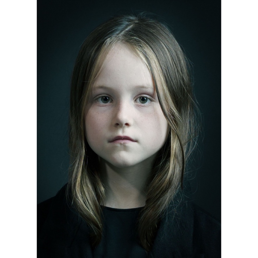 portrait by brit windahl 2023
